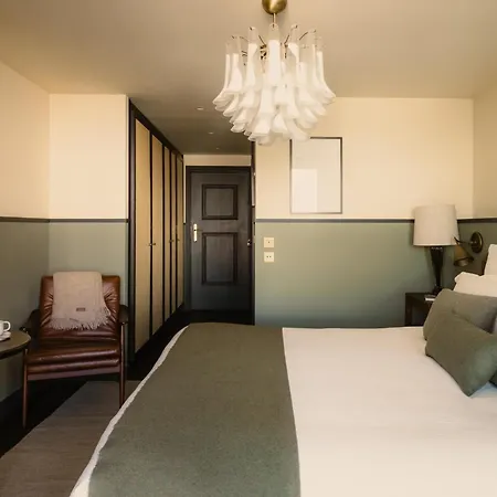 Hotel Le Fitz Roy, A Beaumier