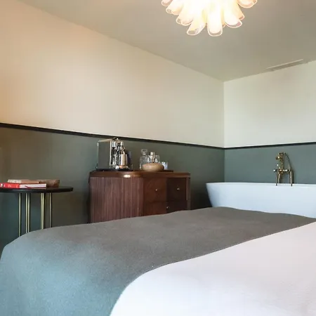 Le Fitz Roy, A Beaumier Отель 5*