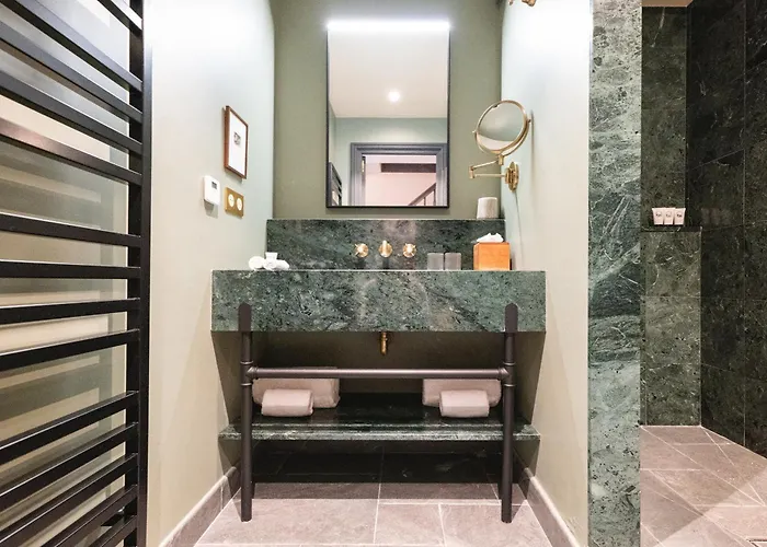 Hotel Le Fitz Roy, A Beaumier